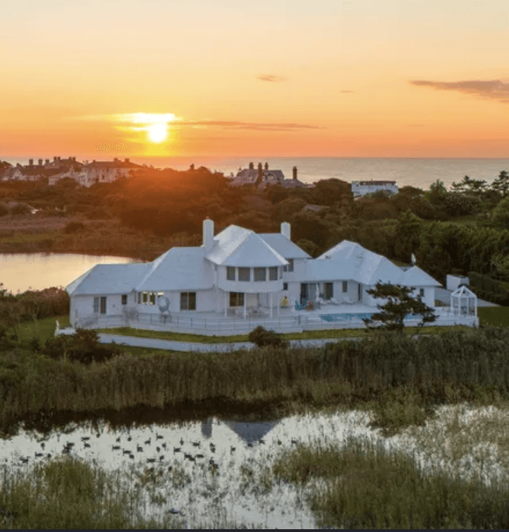 A Maxwell Hamptons house share gathering